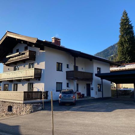 Fruehstueckspension & Appartements Eugenie Kitzbühel Zewnętrze zdjęcie