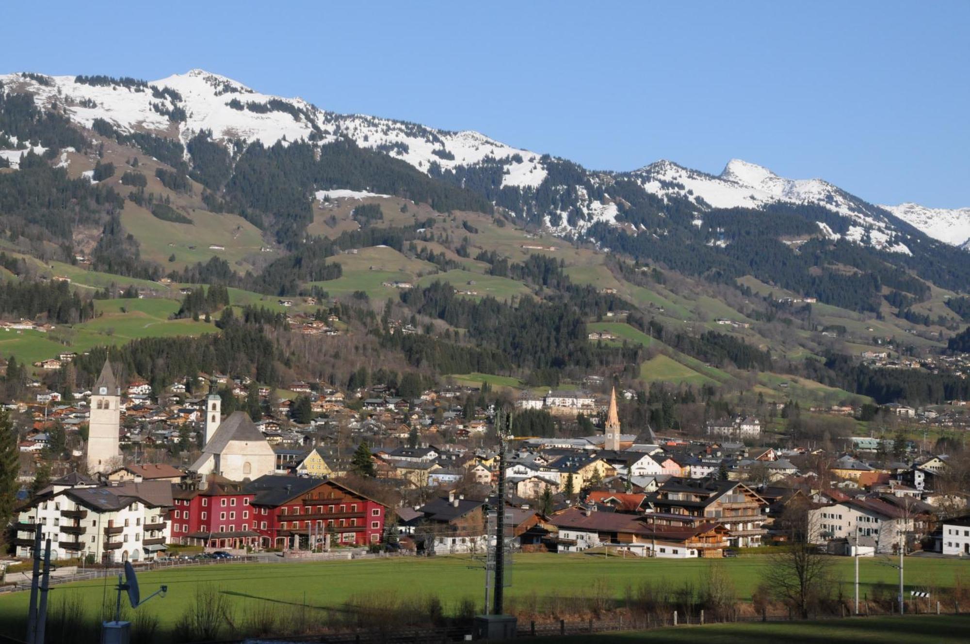 Fruehstueckspension & Appartements Eugenie Kitzbühel Zewnętrze zdjęcie